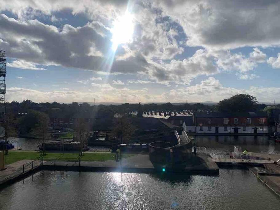 City Centre 2 Bed Apartment Chester Exterior photo